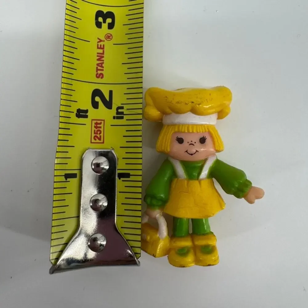 Kenner Butter Cookie '81 Strawberry Shortcake PVC Figure Vintage Collectible Toy